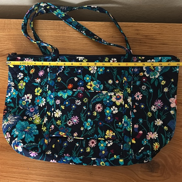 Vera Bradley overnight bag - Picture 6 of 6
